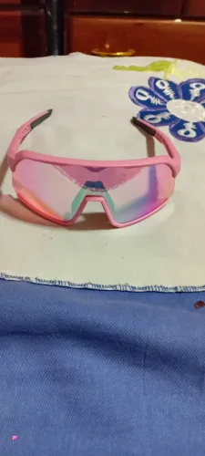 Oculos de ciclista/ Rave na cor rosa pouco usado e em boas condições de uso