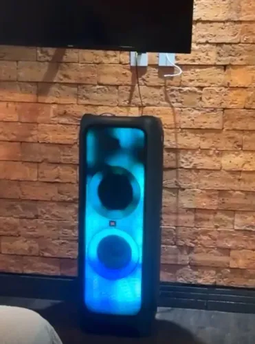 Caixa de som partybox 1000 JBL 