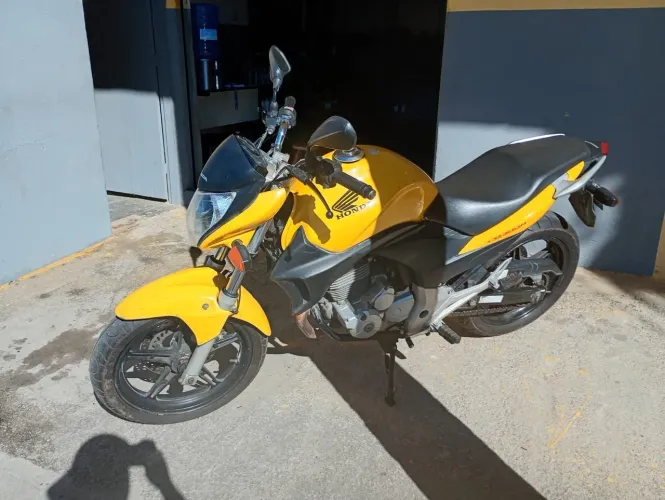 CB 300R 2012 muito nova