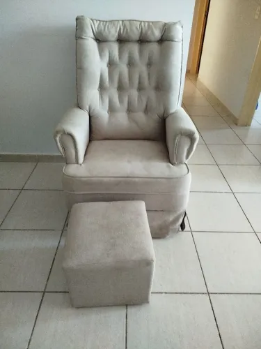 Poltrona de Balanço Estofada - Muito Confortável - Ótimo Estado