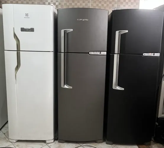 Geladeiras 1300 uma pela outra 