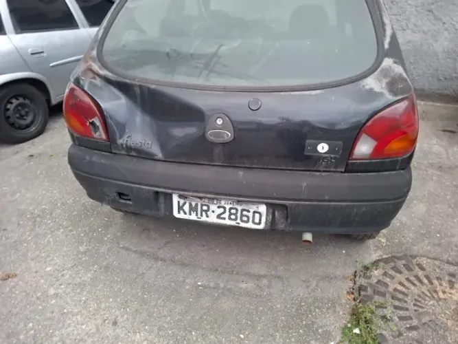 Carro Usado para aproveitamento das peças