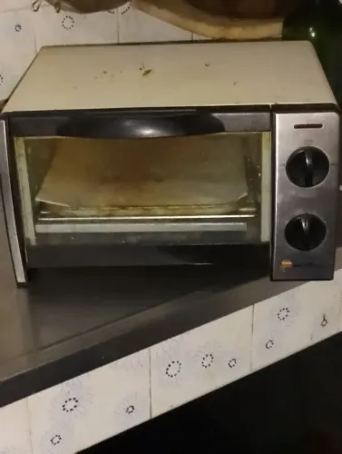 Forninho elétrico semi novo 