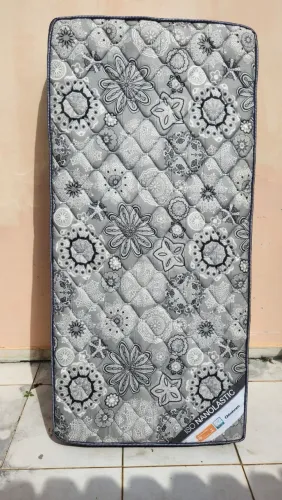 Colchão de molas ortobom + cama infantil carrinho