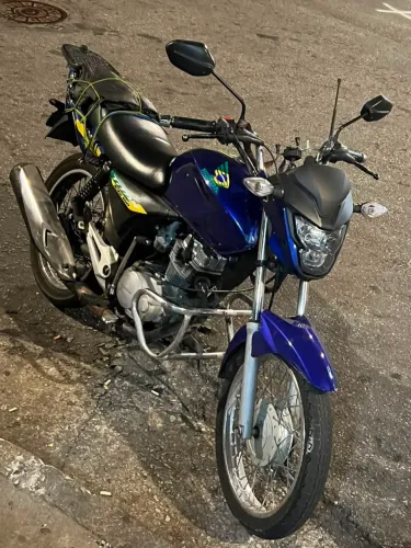 Titan 150 em dia