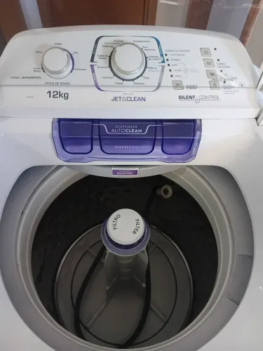 Lavadora Electrolux lac 12 seminova pouco tempo de uso, 1.650,00