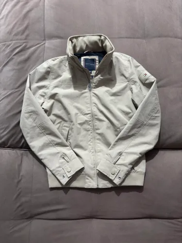 Velejador Tommy Hilfiger