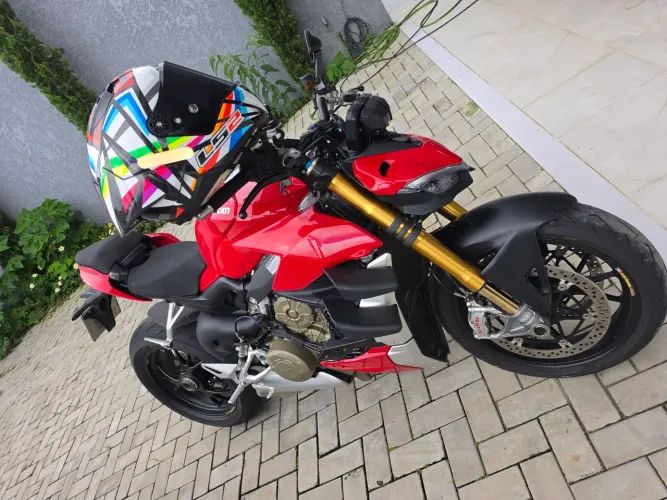 Ducati Streetfighter v4s 2022