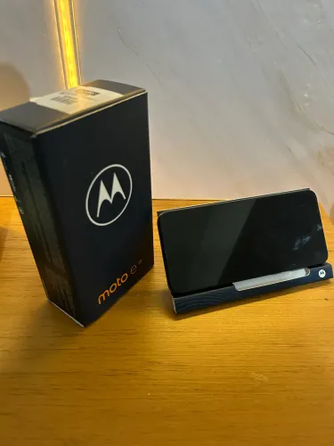 VENDO OU TROCO+ VOLTA , MOTO E13