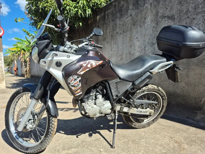 Vendo moto tenere 250 ano 2017 bem conservada somente venda  