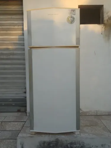 Vendo geladeira Frost Free baixei o preço