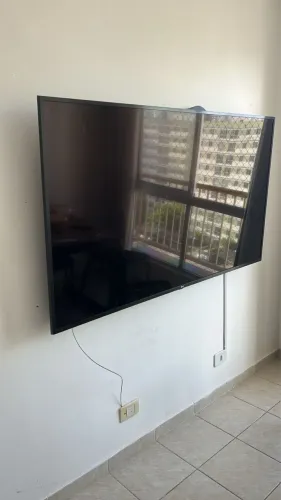 TV LG 70? Gigante - Imagem Top, Ótimo Estado, Preço de Oportunidade Pequena Marca na Tela