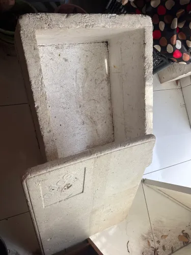 Caixa isopor usada 