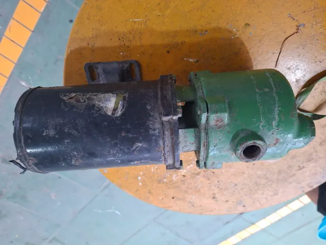 Bomba d'água WEG 1CV Autoaspirante 