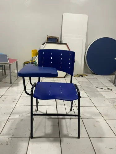 Cadeira Universitária - Estrutura Reforçada - Direto da Fábrica