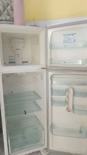 Vendo geladeira em bom estado