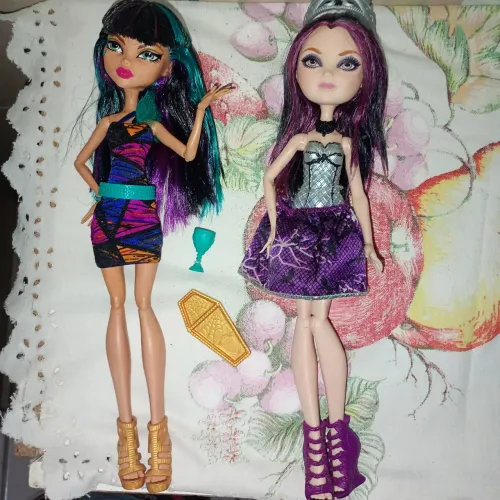 Lote Monster high Cleo Creepateria e Ever after high Raven Queen Budget