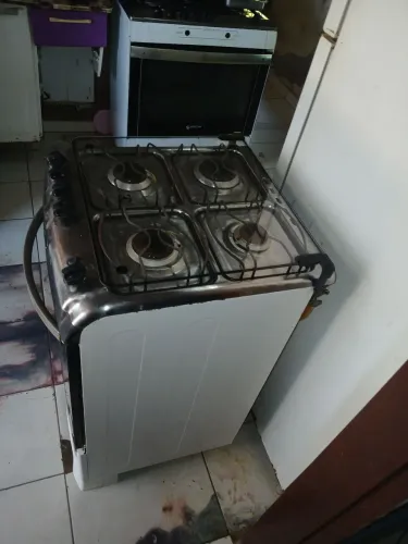 Fogão 4 bocas funcionando tudo entrego