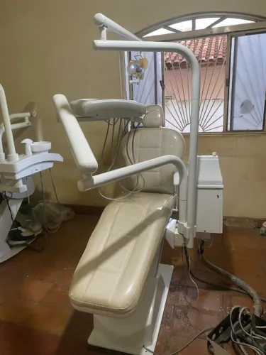 03. Cadeira Odontológica - Dabi Croma (Negociável)