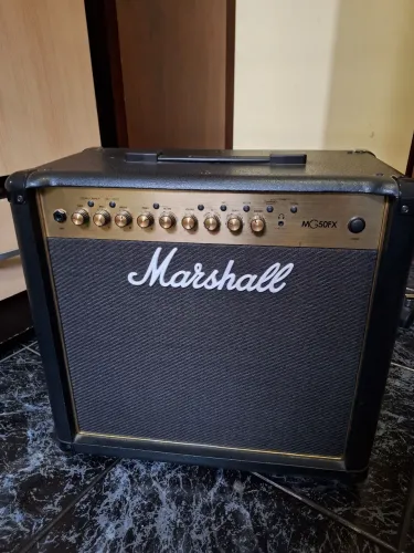 Amplificador Combo Guitarra Marshall MG50FX 50W - Estado de Novo