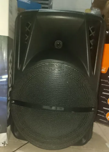 Caixa Amplificada 300w (Quase de graça) conexão bluetooth e efeito de eco para microfone 