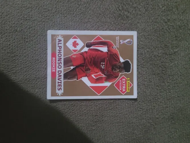 Legends, alphonso davies bronze e luka modric ouro