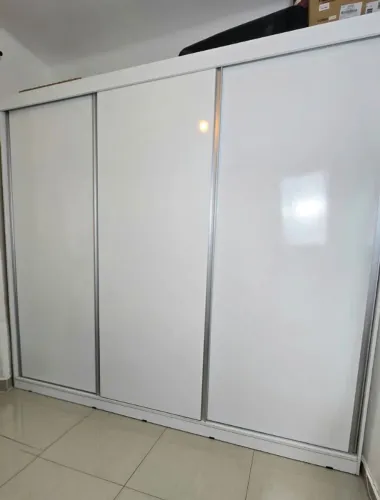 Guarda-Roupa / Roupeiro Casal Bechara Juliana III - 3 Portas de Correr e 4 Gavetas