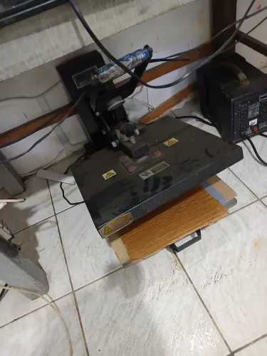 2 máquina estampa camisas, azulejos e chinelos, maquina decaneca, impressora sublimatica