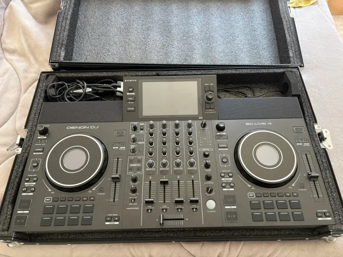 Denon SC Live 4 - Controladora 