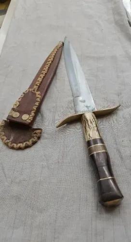 Punhal artesanal antigo 