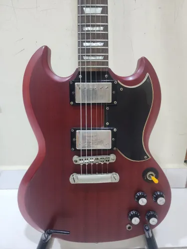 Guitarra Epiphone SG Worn Cherry