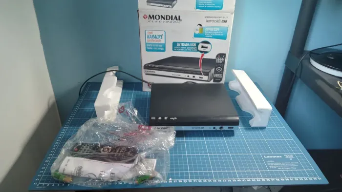 DVD Player com Karaokê Mondial-D15
