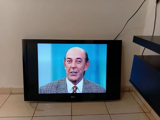 TV LG 42 polegadas LCD digital integrado nao e smart