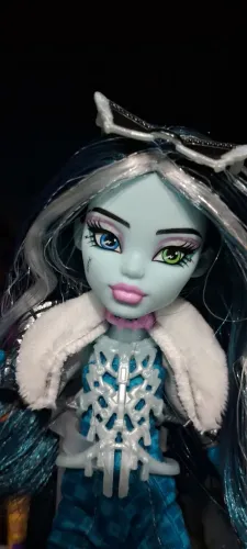 Boneca Frankie Hauntlywood Monster high completa 