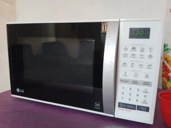 VENDO ESSE MICROONDAS LG, 30L