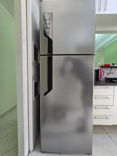 REFRIGERADOR ELECTROLUX FROST FREE INVERTER 474 litros IT56S PLATINA 110V