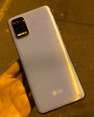 LG K62 - 128 GB + 4 GB de Ram.