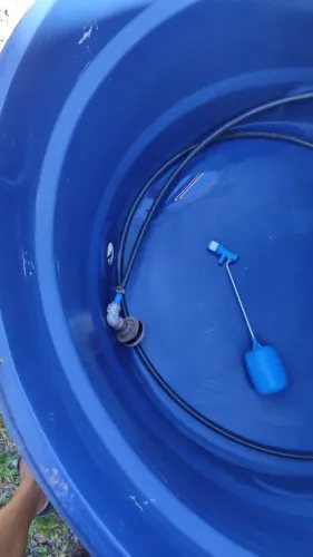 Caixa d'água 500l , semi nova.