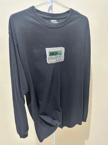 Camiseta HIGH
