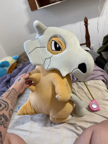 pelúcia pokemon marowak 55cm