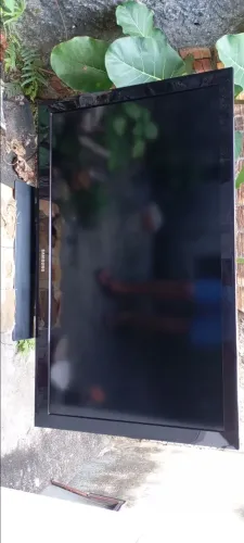 Vendo 2 tvs de 42 polegadas uma plasma LCD Samsung e outra LCD LED LG 