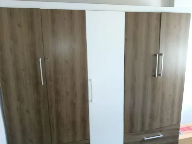 GUARDA ROUPAS USADO