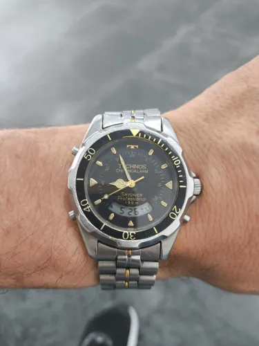 Relógio Technos skydiver 150metros