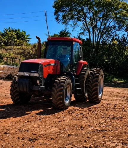 VENDE-SE TRATOR CASE MAGNUM 240 FILIPADO ANO: 2004 
