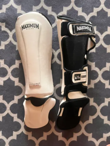 Par de Caneleiras Maximum Classic Muay Thai Kickboxing