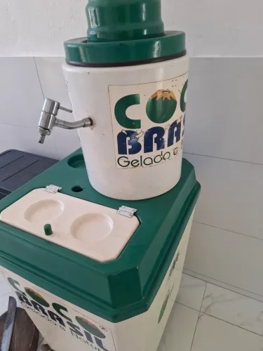 Carrinho de água de coco Brasil 600.00