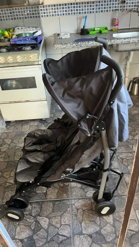 Carrinho de bebê da chicco 