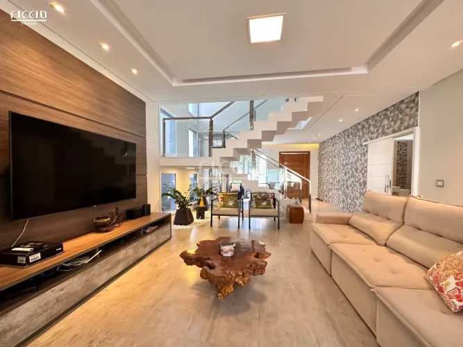 Casa à venda no Jardim do Golfe Urbanova - 2º Fase - 5 SUÍTES (1 no térreo), 4 Vagas - 350