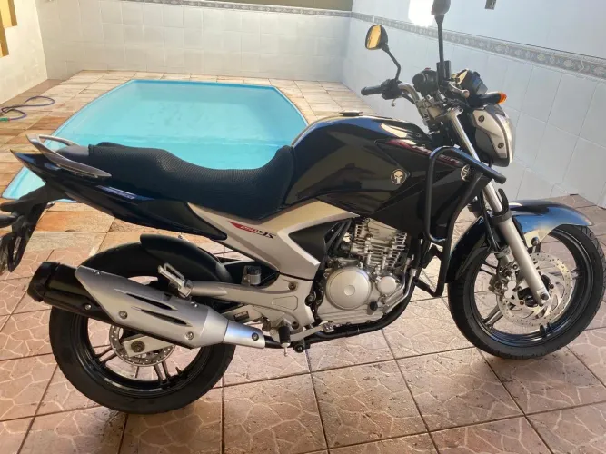 Moto fazer 250