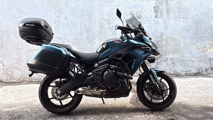 Versys 650 tourer com 2.800 km estado de nova, foi comprada 08/09/26